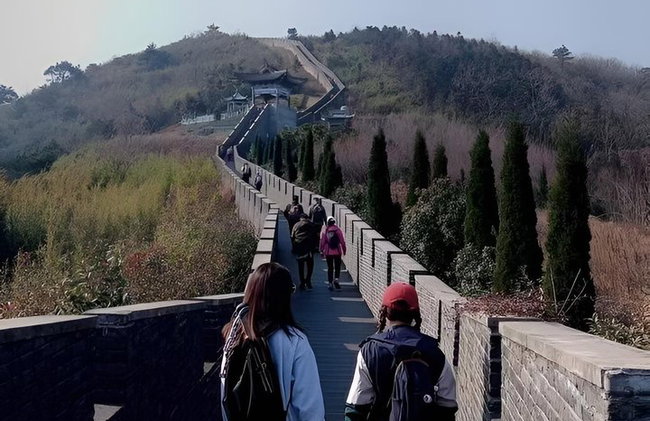 Excursión de un día a la Pequeña Gran Muralla de Yixing desde Shanghái - Foto 4