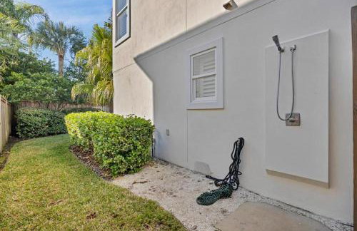 Stunning Beach Getaway - Steps to Ocean - Foto 47