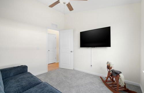 Robert's Retreat - Brand new home w/ gorgeous water views! - Foto 46