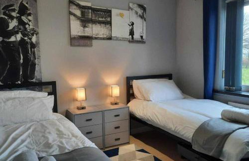 New - Modern Home from Home, 3 bedrooms, 2.5 bath - Foto 13