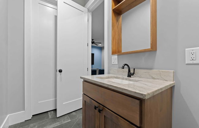 Blue Heron by Avantstay Lakefront, Dock, Pool, Theater Sleeps 22 - Foto 50