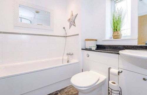 Luxurious Cosy 4BR Home Cheshire - Photo 28