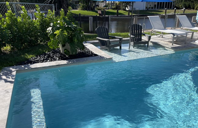 Luxury Waterfront Home Minutes from the Beach by RedAwning - Photo 27