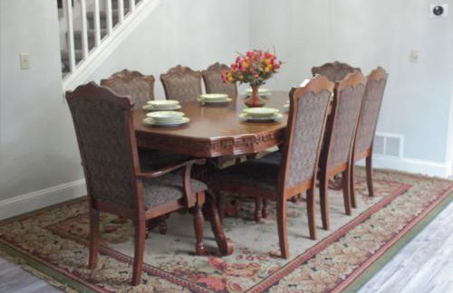 Amazing 4 Bedroom House with nice Backyard - Foto 14