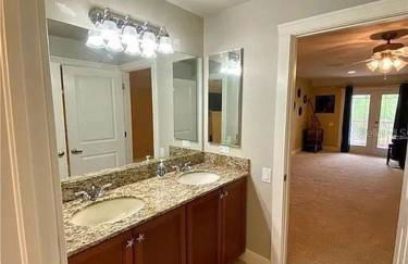 4BR Private Dock, Warm Spring Canal, Kayaks, Canoe - Photo 11