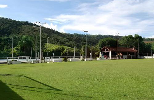 Espaçoso Flat com Varanda no Cavalinho Branco - Foto 21