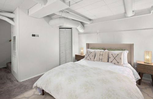 Downtown location Near the Beach Dog Friendly - Photo 15