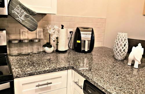 New! 1 Bed 1 Bath Medical Center NRG Area Middle of Everywhere - Photo 14