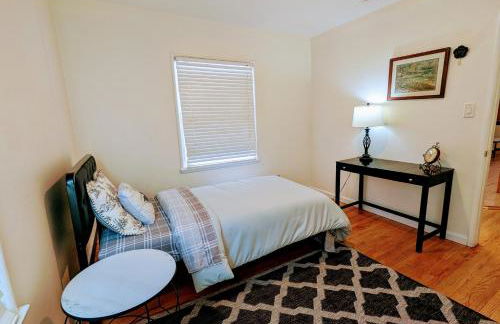 Entire House,Convinient location in Los Angeles , near Universal, Hollywood, Pets Friendly, Free WIFI - Foto 24