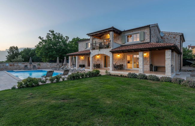 Picturesque Villa in Verteneglio With Pool - Foto 1