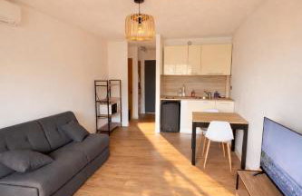 Cozy studio in Calvi Beach 2 min walk parking - Photo 1