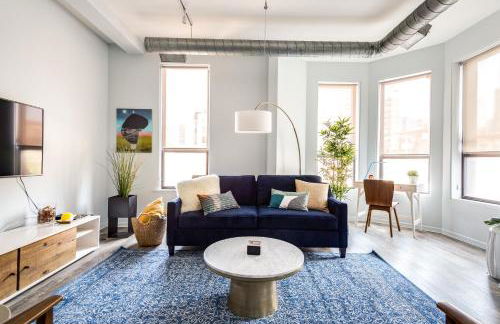 Beautifully Remodeled Second Floor Flat in River North with Private Rooftop - 2S - Foto 19