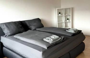 LOOT LARGE /Stadtrand /Parkplatz - Foto 16