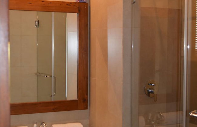 Silina Airport Residence in Katunayake - Photo 15