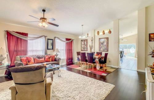 Family retreat w pool, hot tub & games - Foto 2