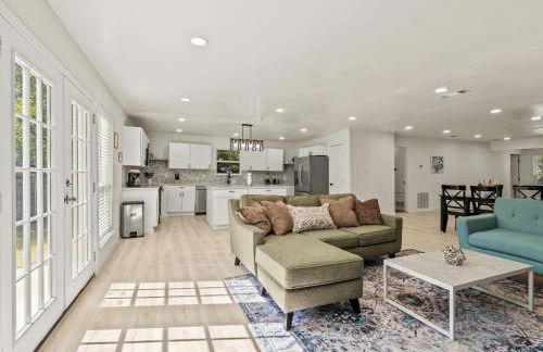 Spacious 4 Bedroom Family Retreat in the Heart of McKinney, TX - Foto 6