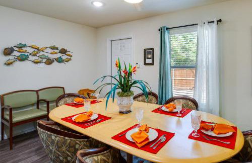 Game Room and Walk to Beach Gun Barrel City Gem! - Foto 7