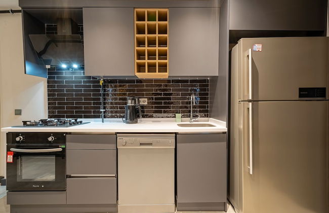 Eluxio Suite Hotel - Photo 37