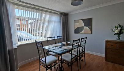 5 double bedrooms in centre of Stanground - Foto 5