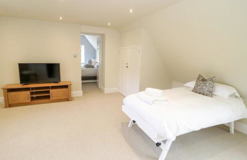 Gwern Borter Manor - Photo 40