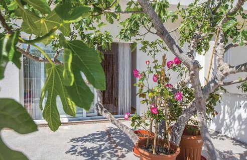 Two-Bedroom Apartment In Klek - Photo 8