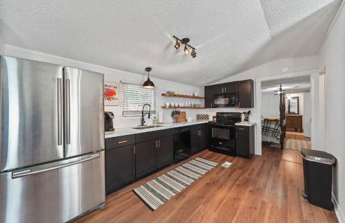 Lake Conroe 3BR Home w Boat Ramp Access, Kings, BBQ, Sleeps 8 - Photo 5