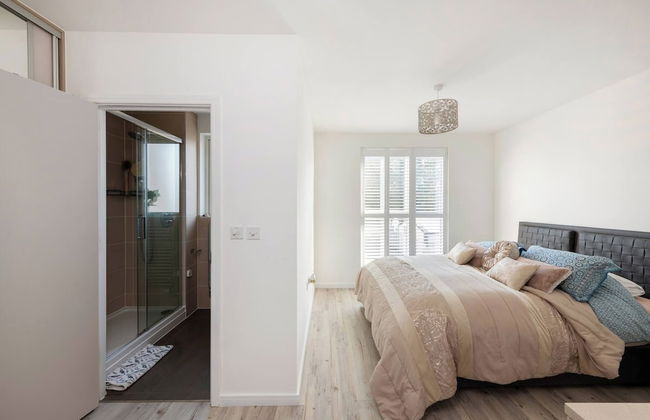 Stylish 3-bed Townhouse With 3 Baths in Southgate - Foto 2