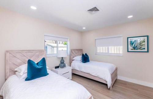 4 BD 3BA Heated Pool Close to Beach - Foto 13