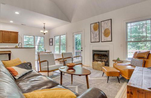 Black Mountain Hideaway with Hot Tub and Pool Table! - Foto 1