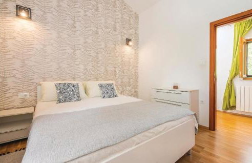 Lovely Home In Susnjevica With Kitchen - Photo 25