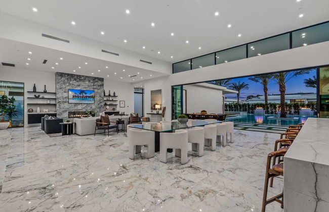 Villa Sleeps 17 w/ Pool, Firepit, Putting Green Bravo Villa 3 by Avantstay - Foto 10