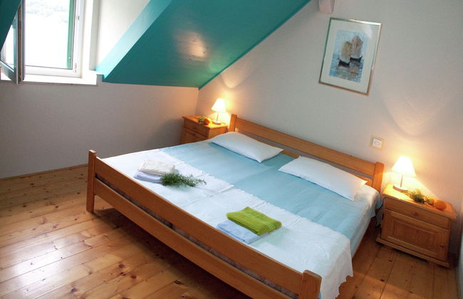 Beautiful Holiday Home on the Island Brac, With the Sea and a Small Beach in Front of the Door - Foto 2