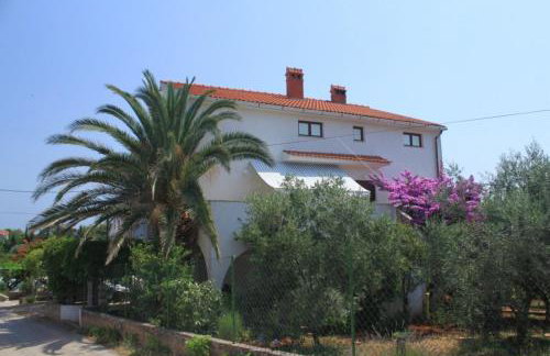 Apartments by the sea Ugljan - 8301 - Foto 2