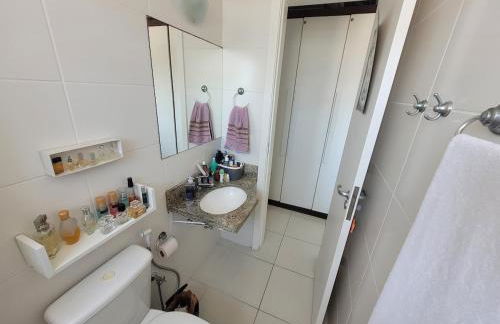 Apartamento vista mar e sacada com churrasqueira - Foto 23