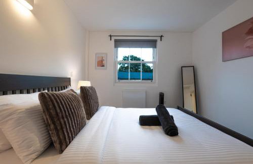 Stylish 2BR Apartment With Balcony Next To Station - Foto 16