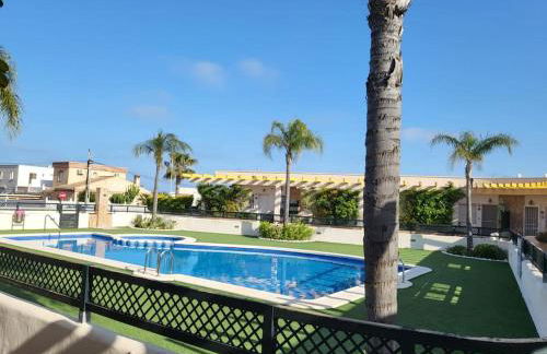 Magnífico adosado con piscina y barbacoa - Foto 1