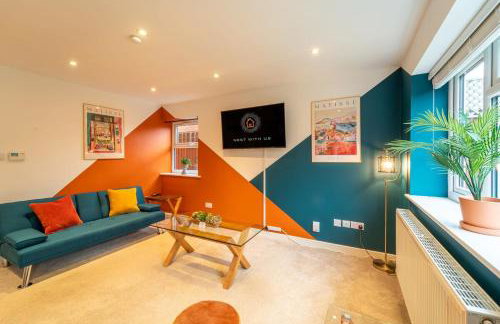 Modern 4-Bedroom Home, Ideal for Relocation, Ideal for Leisure Stays, Guests 8, Free WiFi - Foto 1