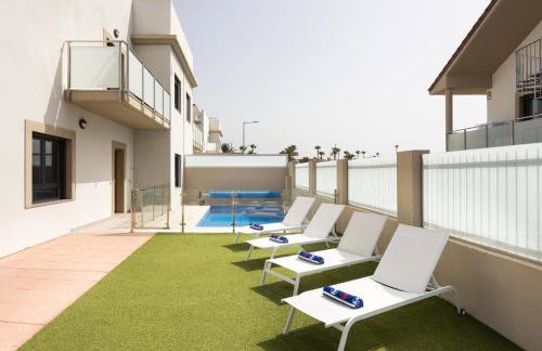 Private Luxury Villa with Pool near Golf Course & Marina - Photo 46