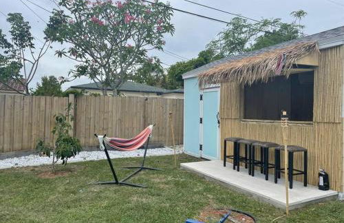Hot tub, tiki bar, outdoor shower, near Intercoastal Waterway! - Foto 7