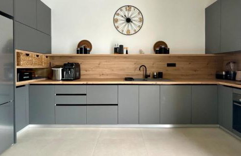 6 Bedroom Awesome Home In Prolozac - Foto 8