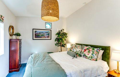 Waterfront Gem with 2 Patios on Camano Island - Foto 10