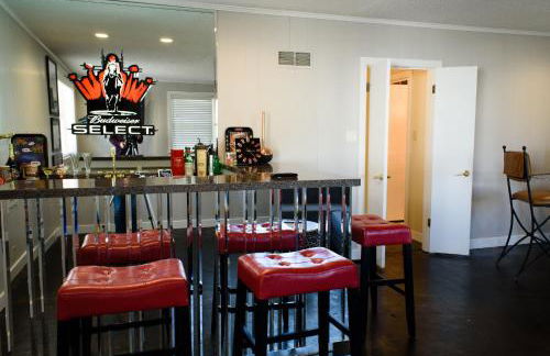 Oakwood Manor - Steps to Oaklawn, minutes to Downtown, Lakes, More - Foto 22