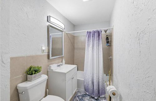 Cozy Adventure Filled Escape Free parking apts - Foto 29