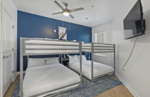 Modern 2BD - 5 Min DT, Gym, Parking, W-D - Sleeps 12 - Foto 21