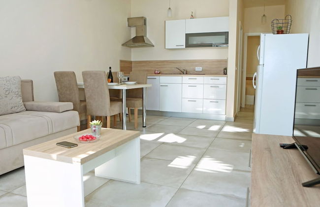 Modern Ground Floor Apartment With Private Terrace Near the Sea - Foto 5