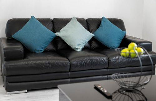 Modern 4 bedroom home ideal for Contractors, Groups and families ,FREE parking for multiple vehicle's - Foto 27