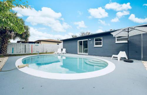 2BR Home with Private Pool, Fire Pit and Grill - Foto 6