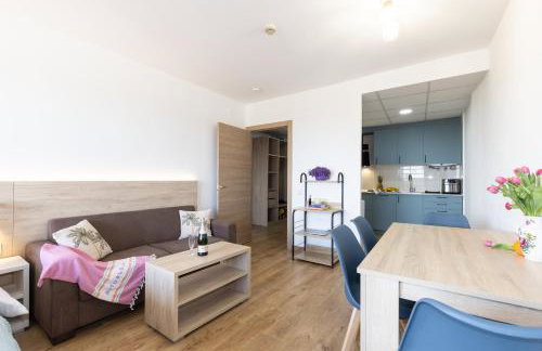 Palms & Pines Apartment, with a pool and marvellous sea view, 10 minutes to the beach - Foto 14