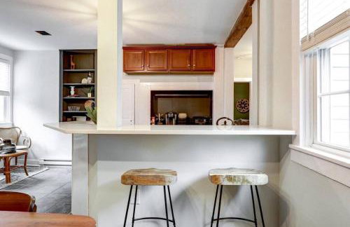 Cozy Dark & Moody Home New Reno 10 mins to Lanc - Foto 12