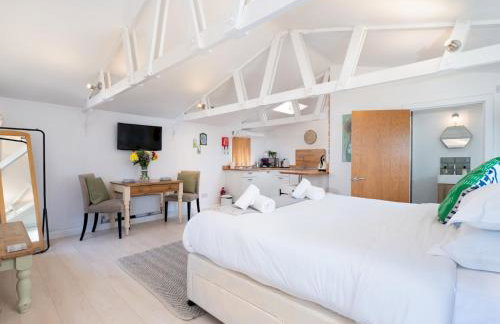 Bright & Airy Countryside Cabin Near Oxford, Perfect Getaway with Scenic Views - Pass the Keys - Foto 9